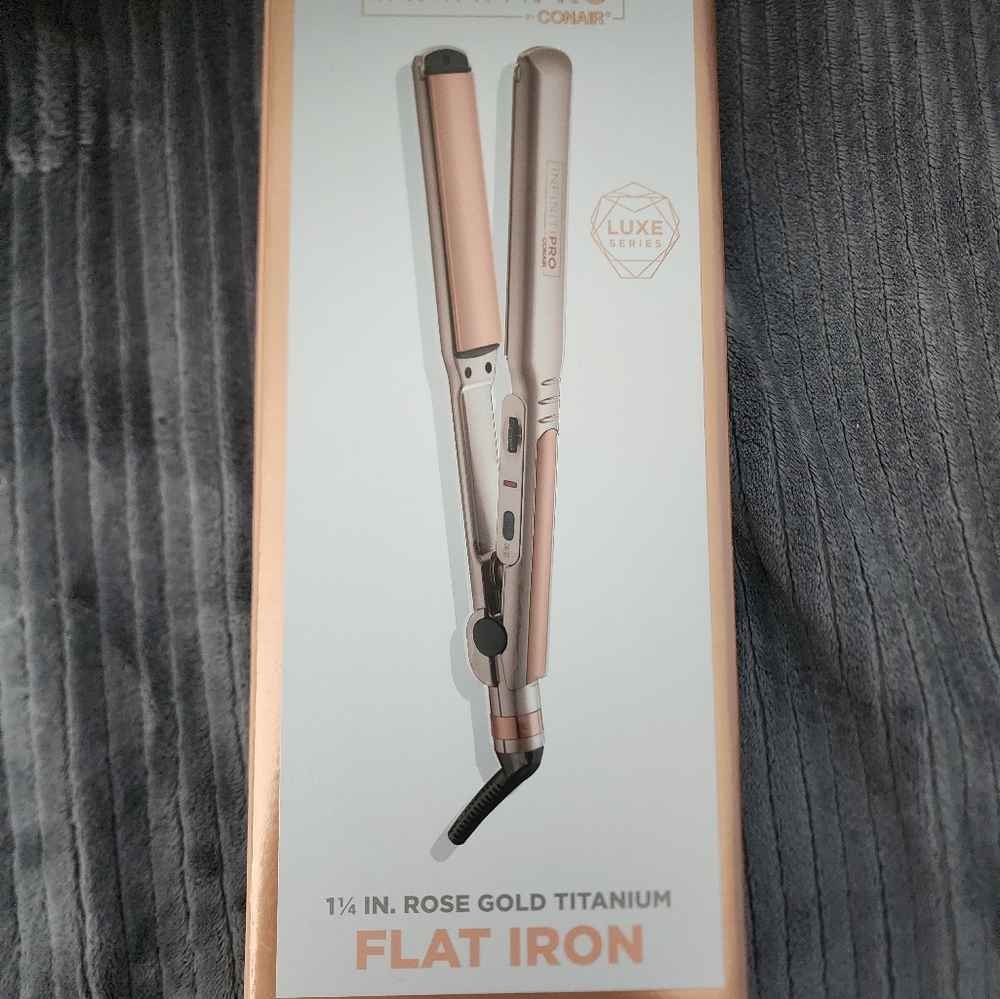 Conair Infinity Pro Titanium Rose Gold Flat Iron